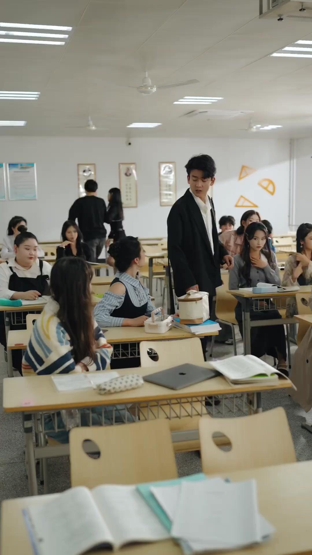 (Dubbed)Reborn to Crowned Love