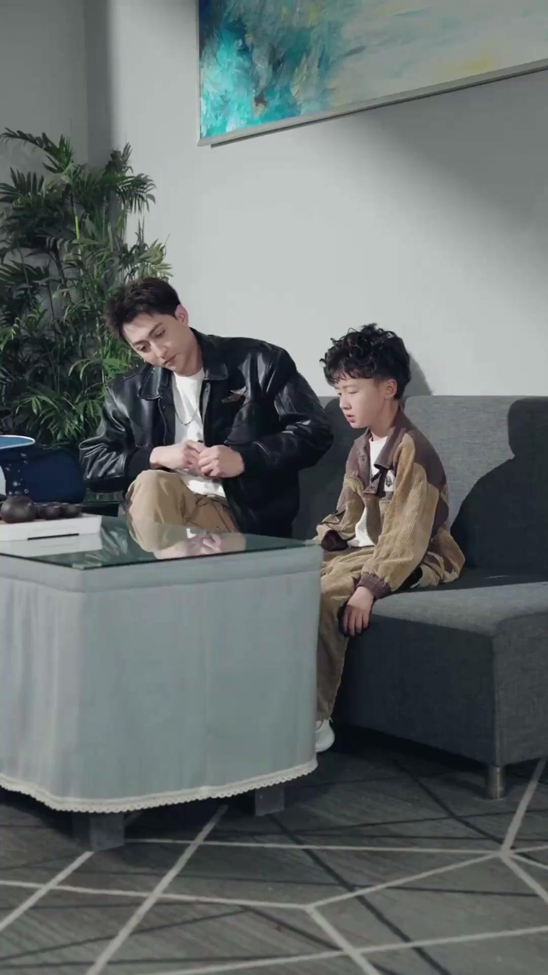 Bola Biliar dan Dilema Cinta