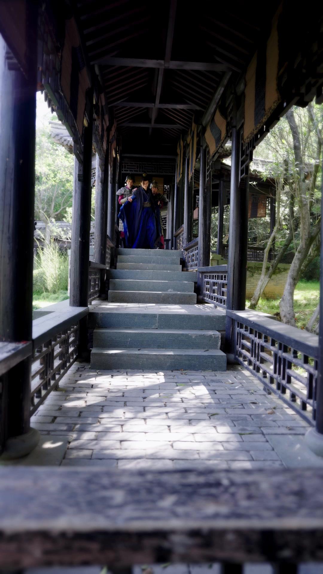 She Will Burn the Throne