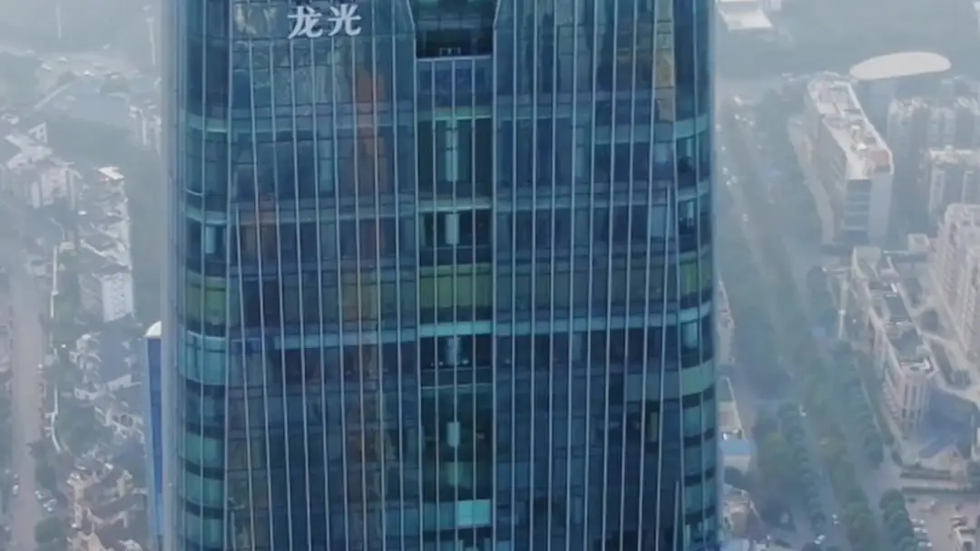 Snake Year Salvation: CEO's Bargain Bride — When the Thermos Spilled and the World Tilted