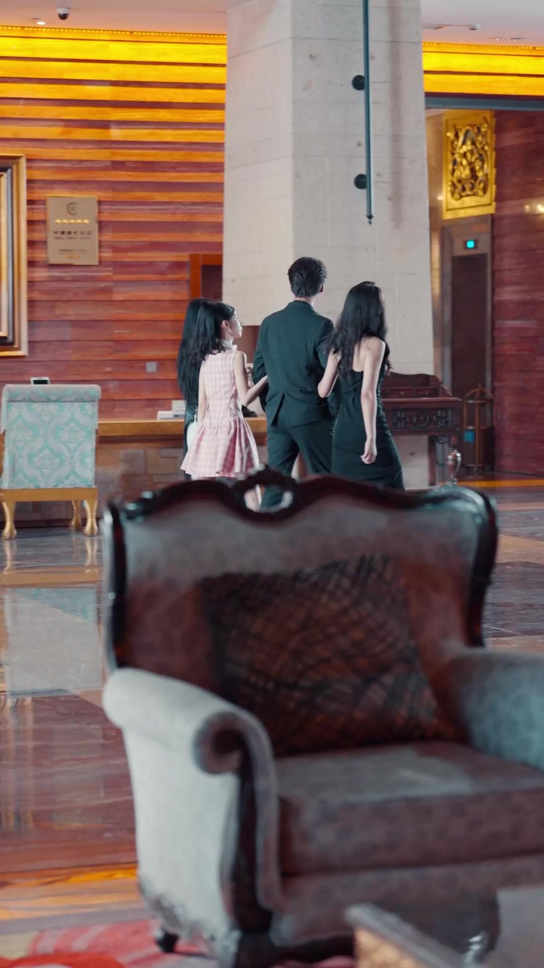 Terjebak di Dunia Novel