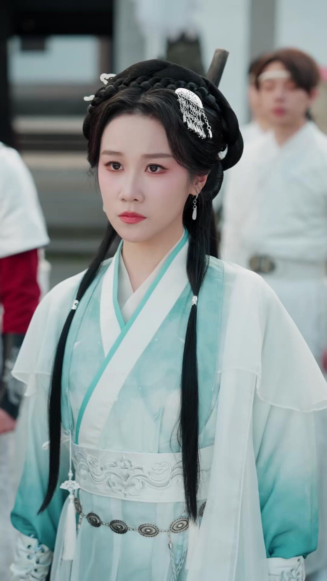 Satu Pukul Kayu, Dunia Tunduk