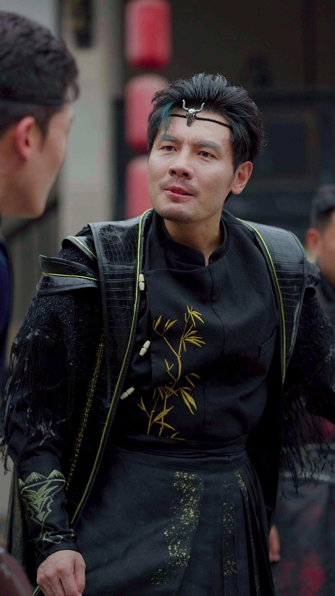 Fénix entre cenizas