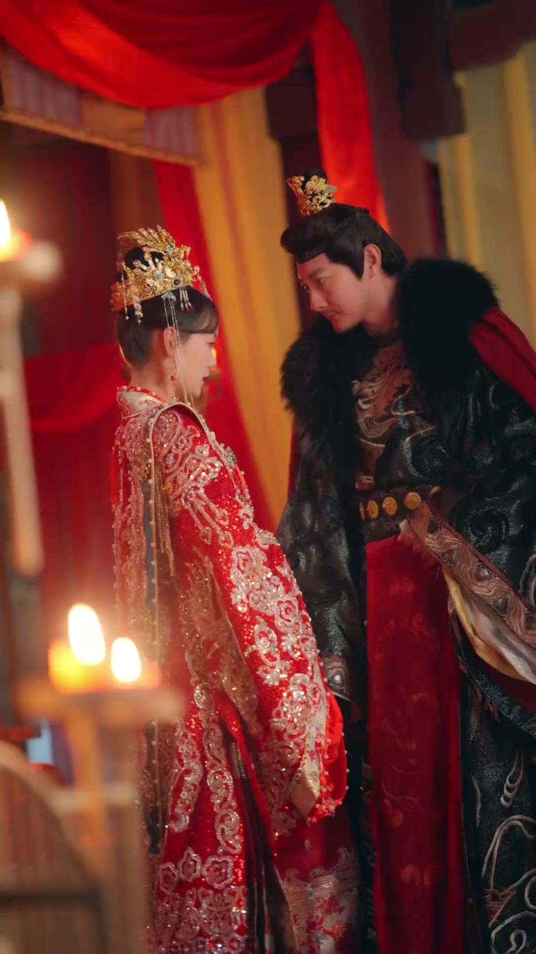 De la traición al trono