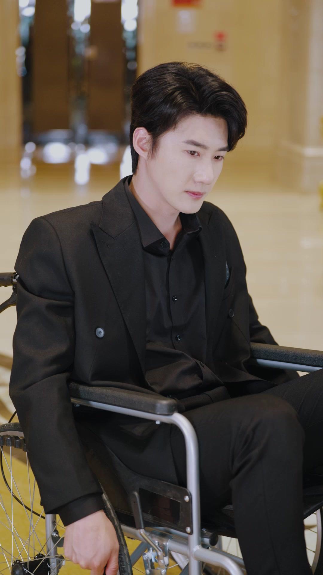 Manisnya Cinta Tak Sehangat Uang