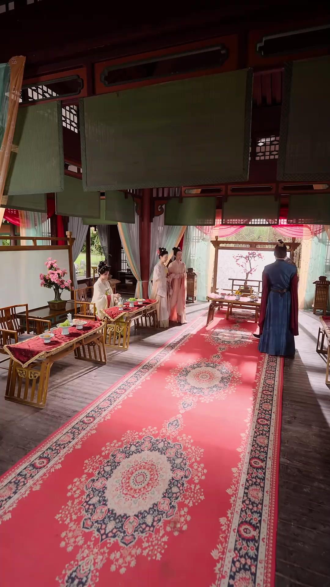 Thay Áo Mới Truy Thê