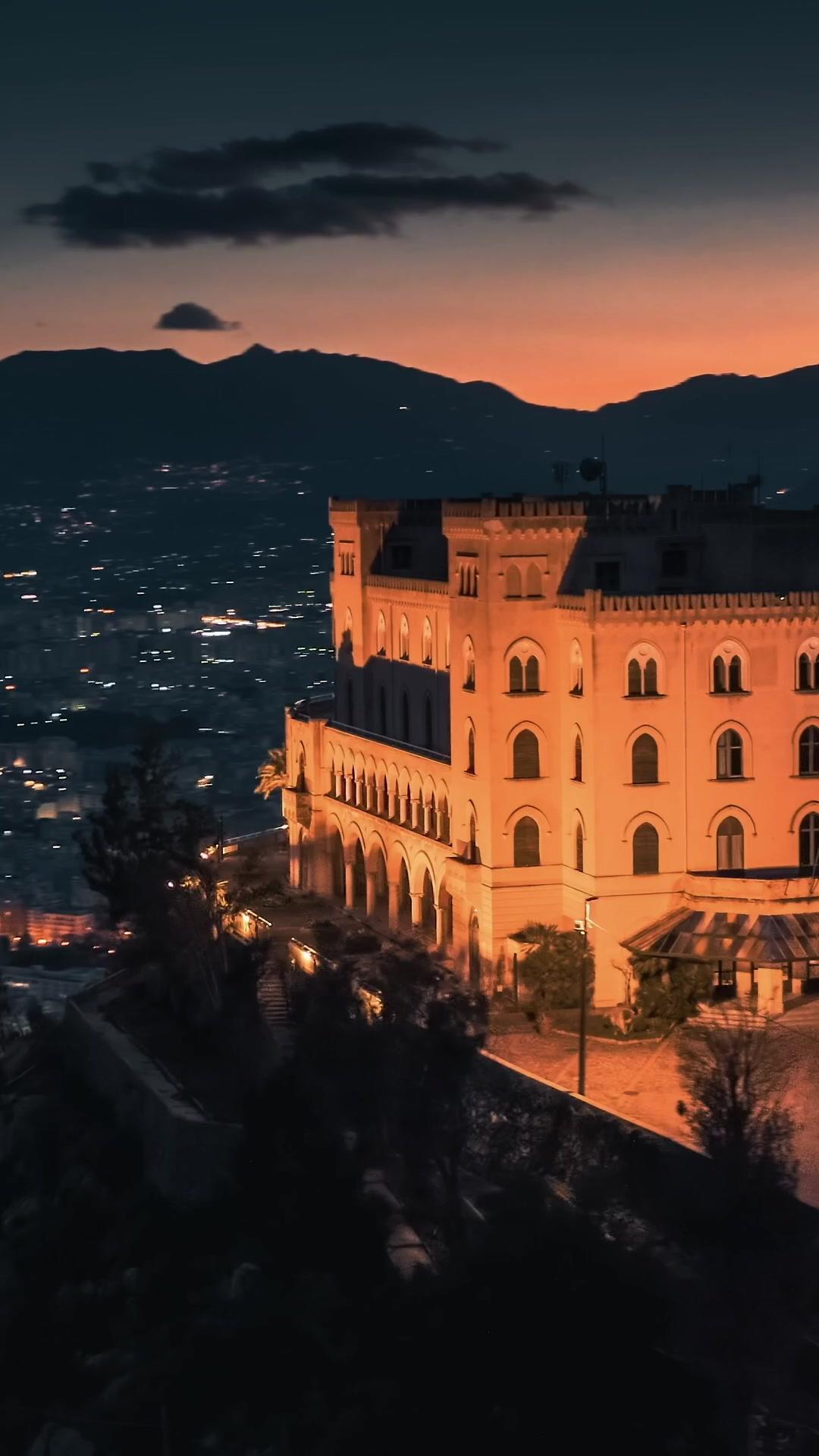 The Mafia Boss' Secret Maid