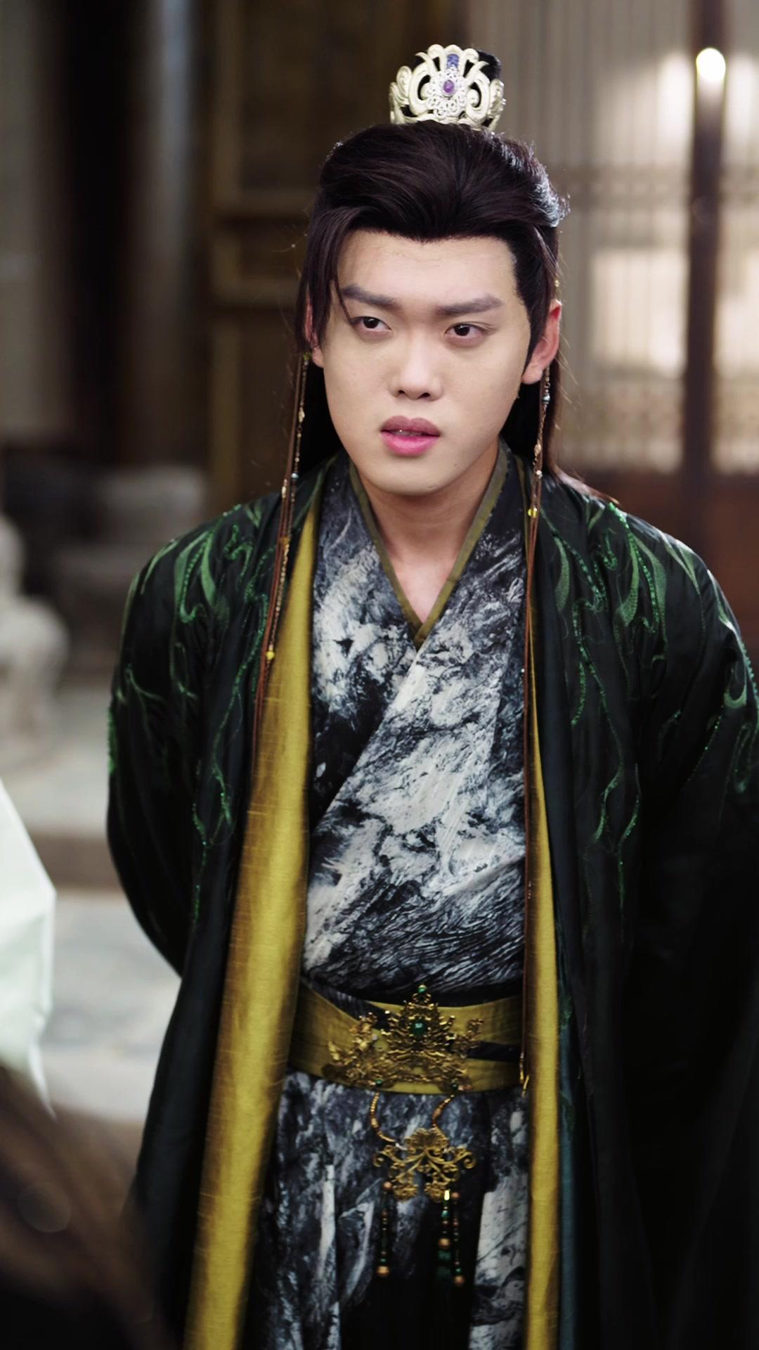 My Stepsisters Spoiled Me into a Legend