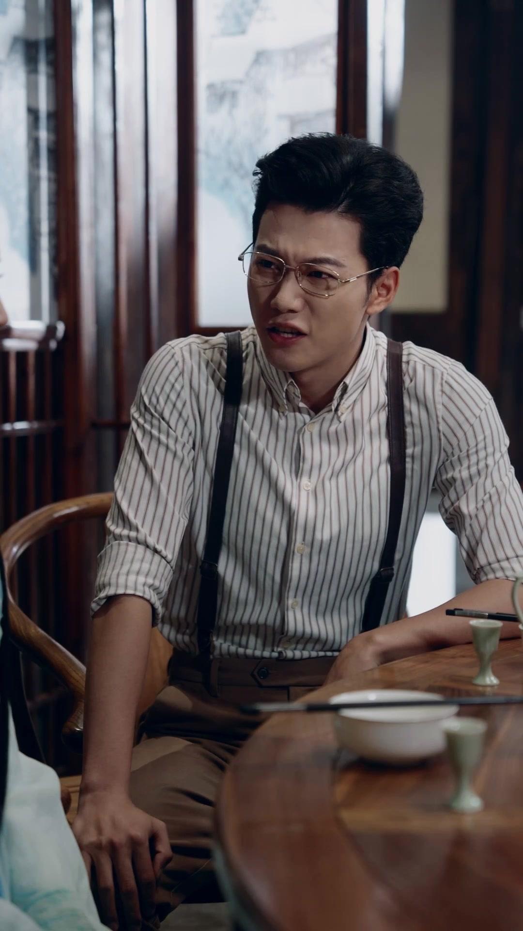 Kriegsheilige: Kronen aus Blut und Zeit