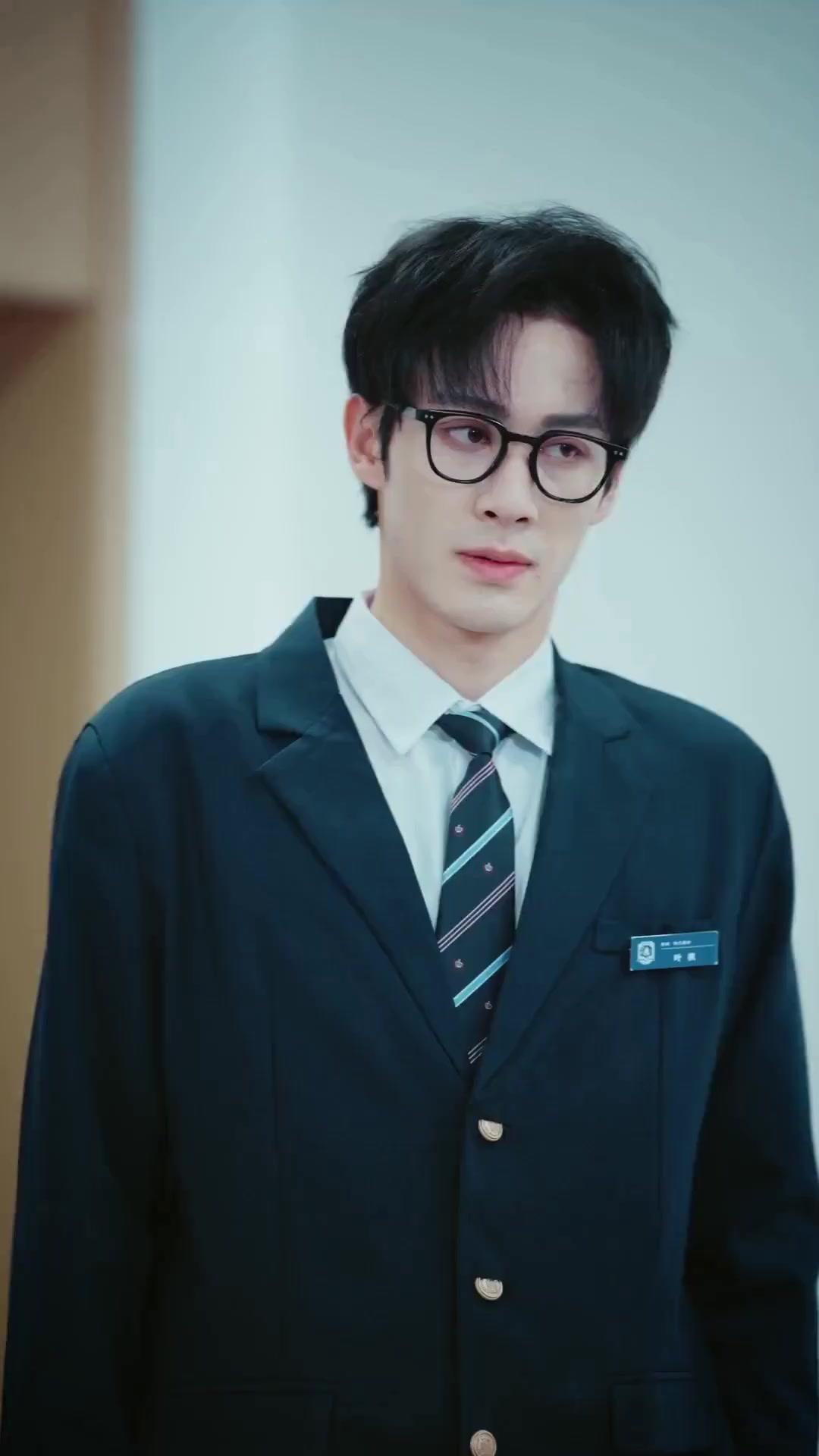 (Dubbed) New Kid? He's a Mafia Heir!