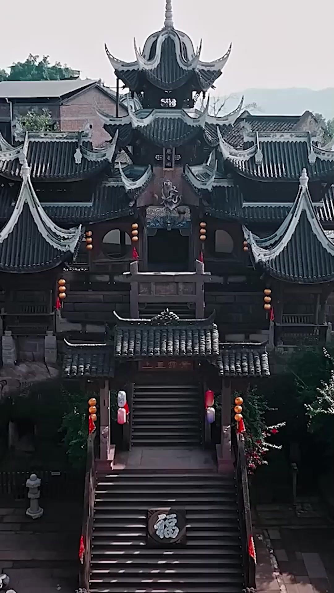 La Ragazza che Risveglia il Mondo