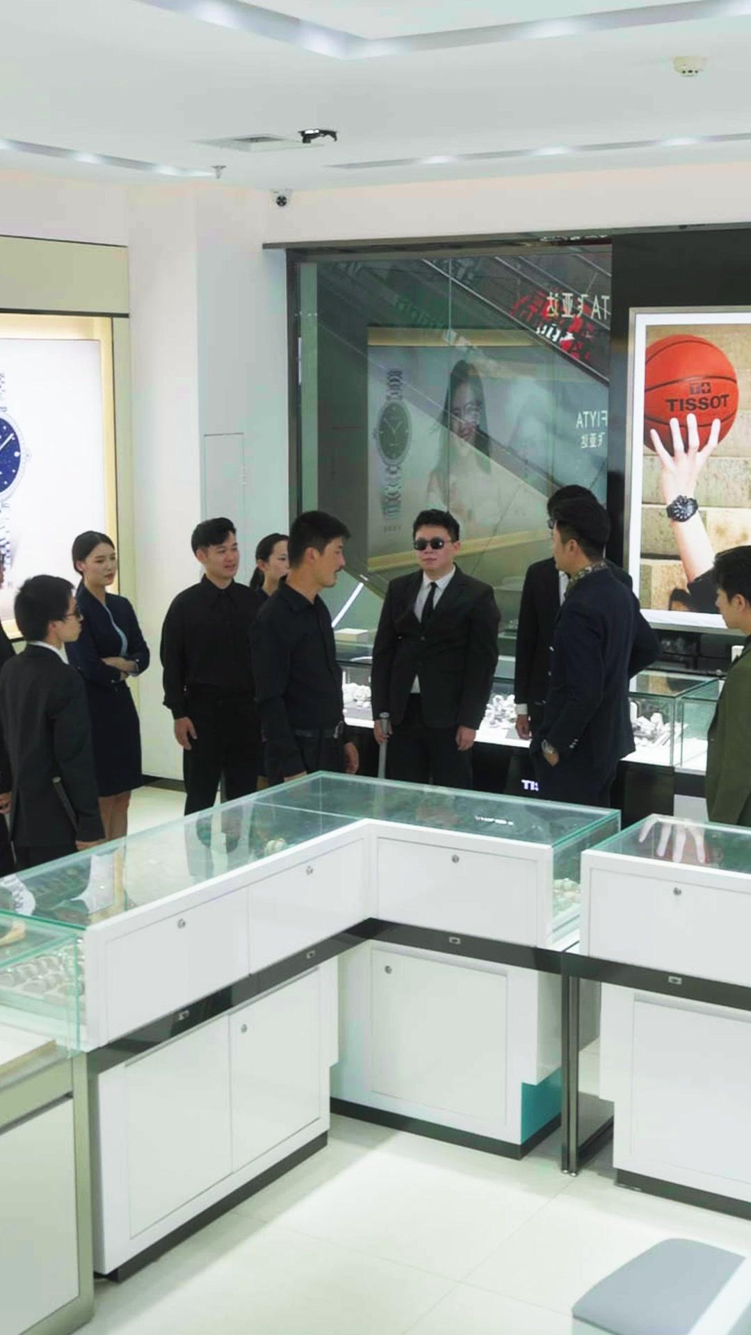 دمعة العودة تشعل الماضي