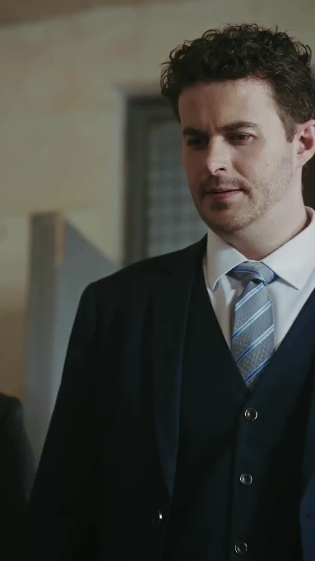 (Doublage) DANS LES BRAS DE MES TROIS ONCLES