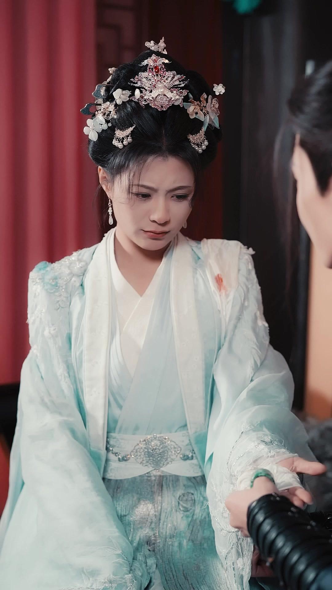 Kiss or Kill: The Consort's Return