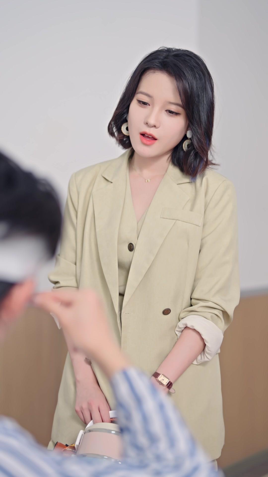 Hired a Billionaire as Baby’s Dad 