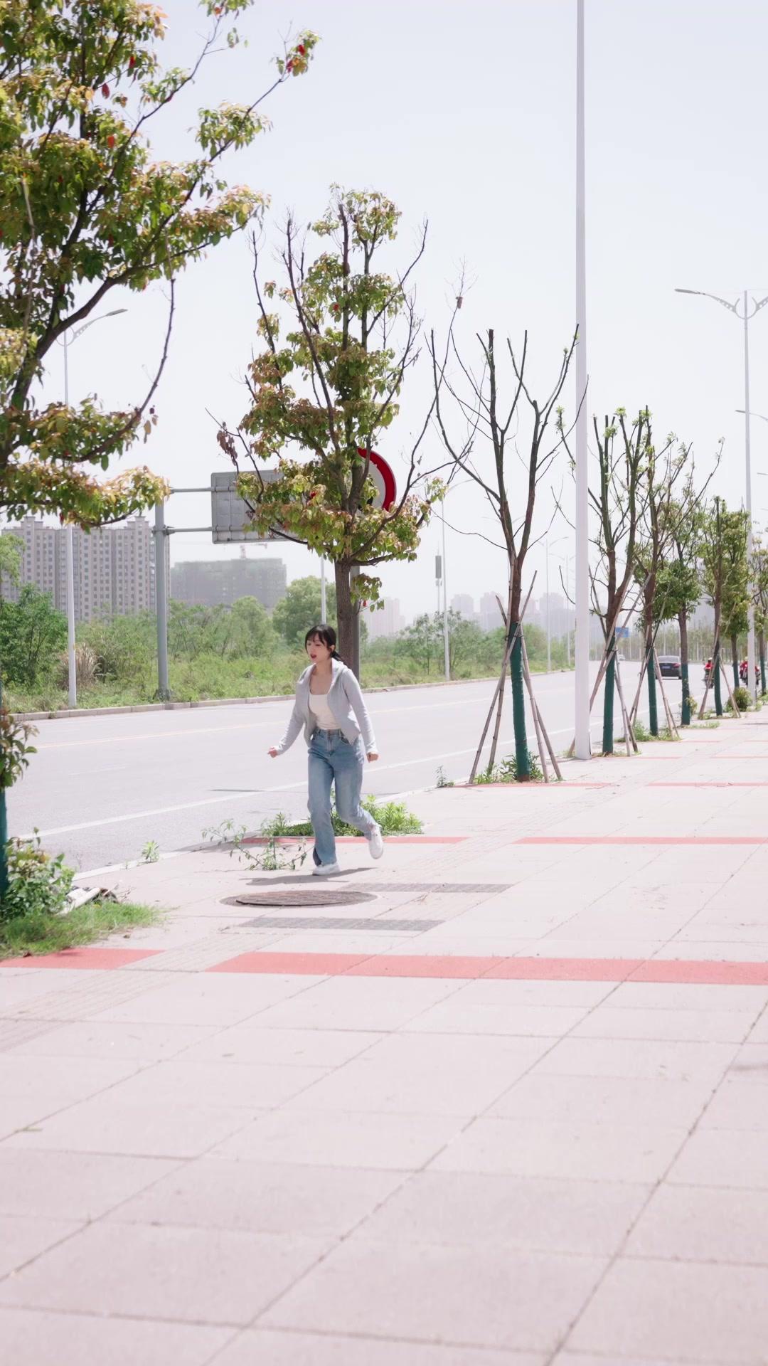 NOÉMIE, SA PRINCESSE VOLÉE