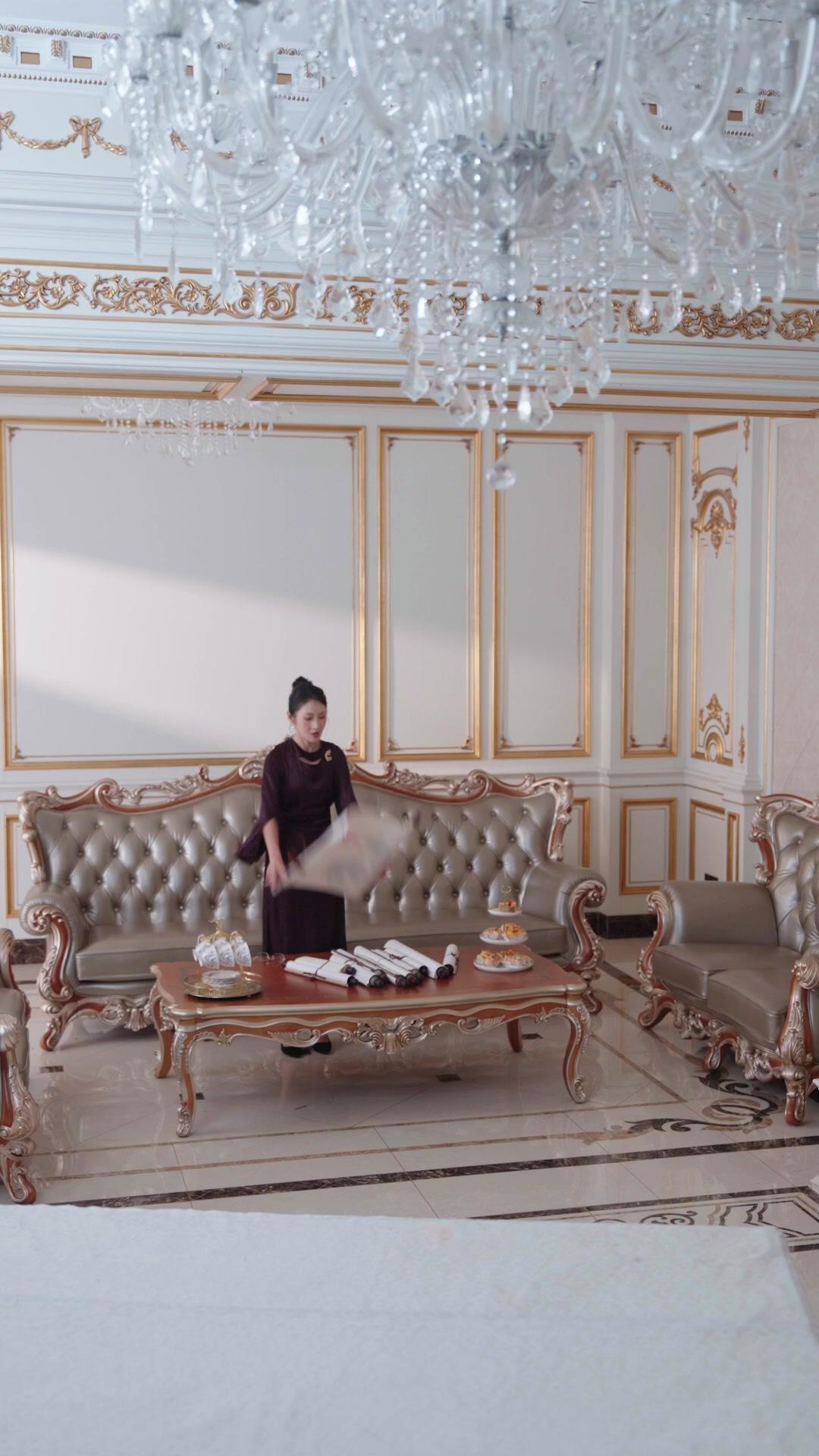 Skrip Di Tangan, Dunia Milikku