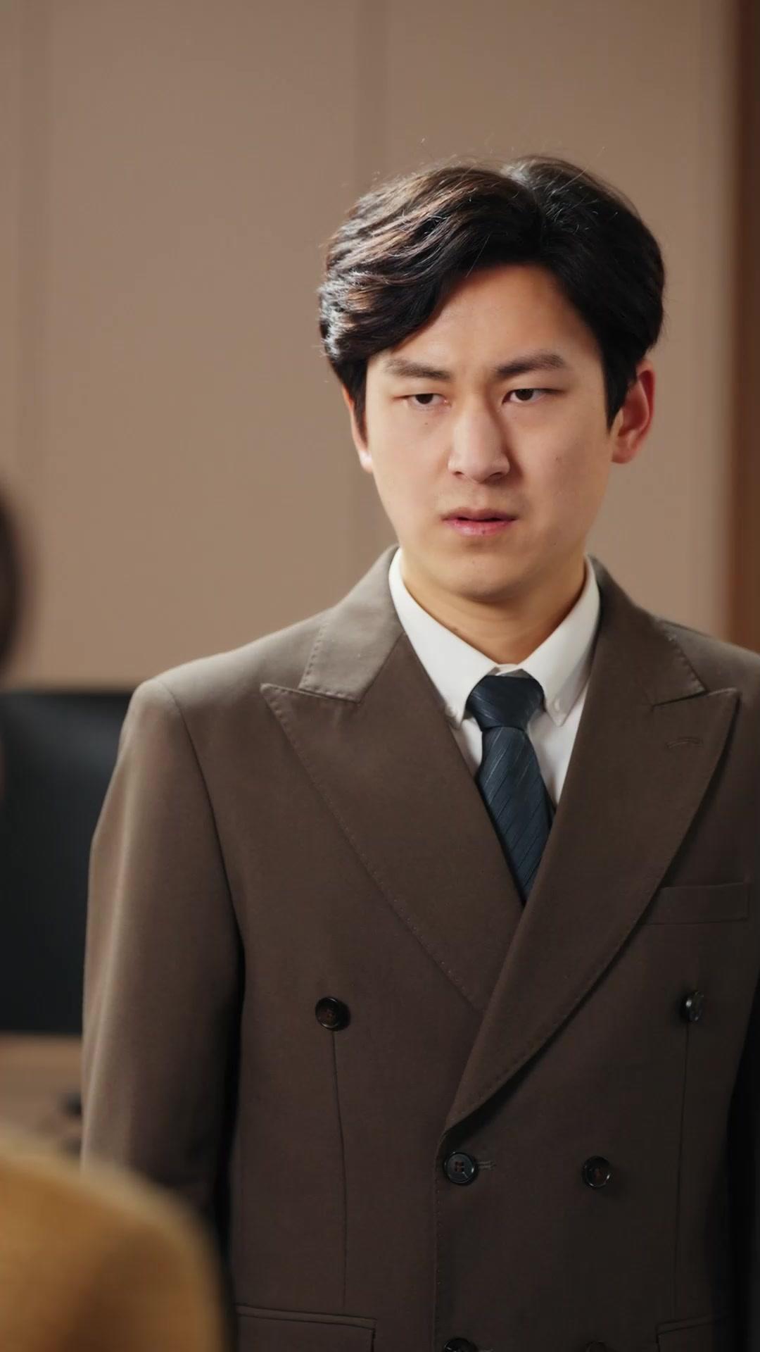 From Nobody to Fake Heiress