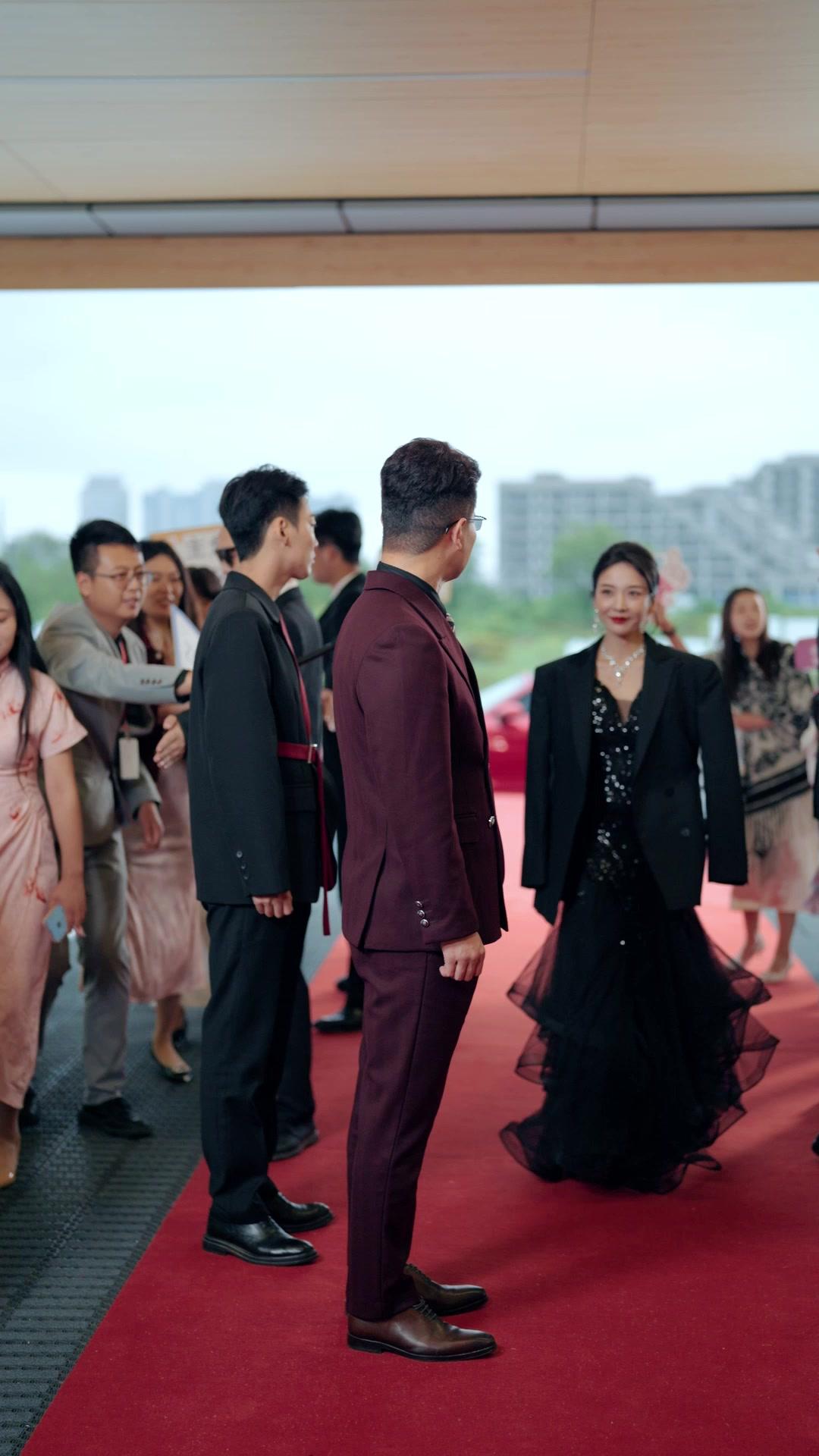 Ratu Bisnis, Puteri Dendam