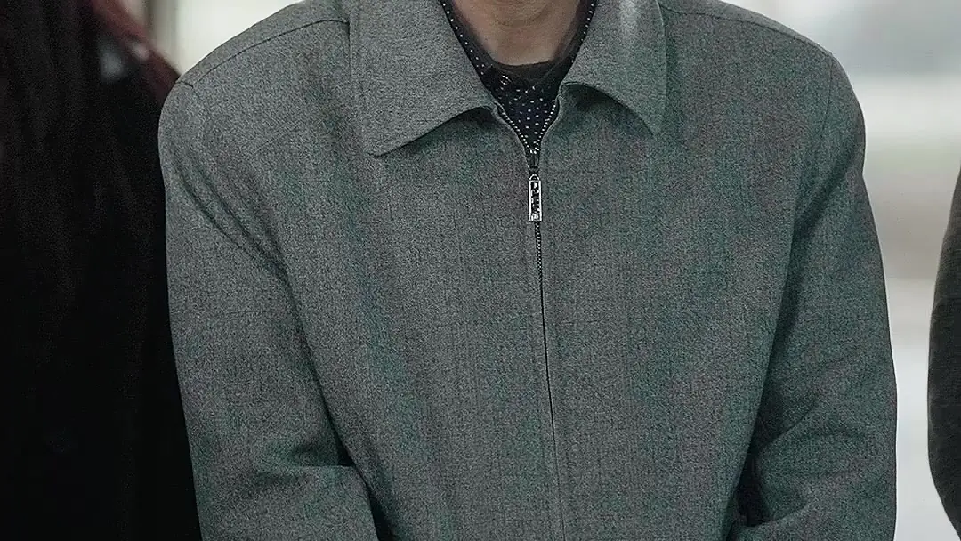 Thief Under Roof: When a Stain Becomes a Statement