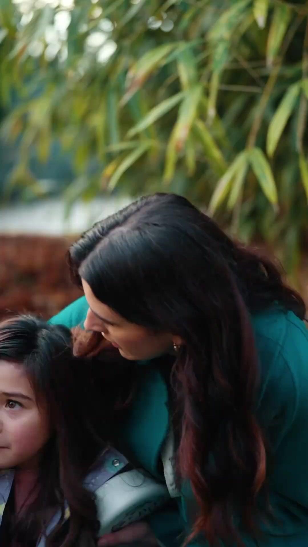 (Doblado) Papá, mamá se está muriendo