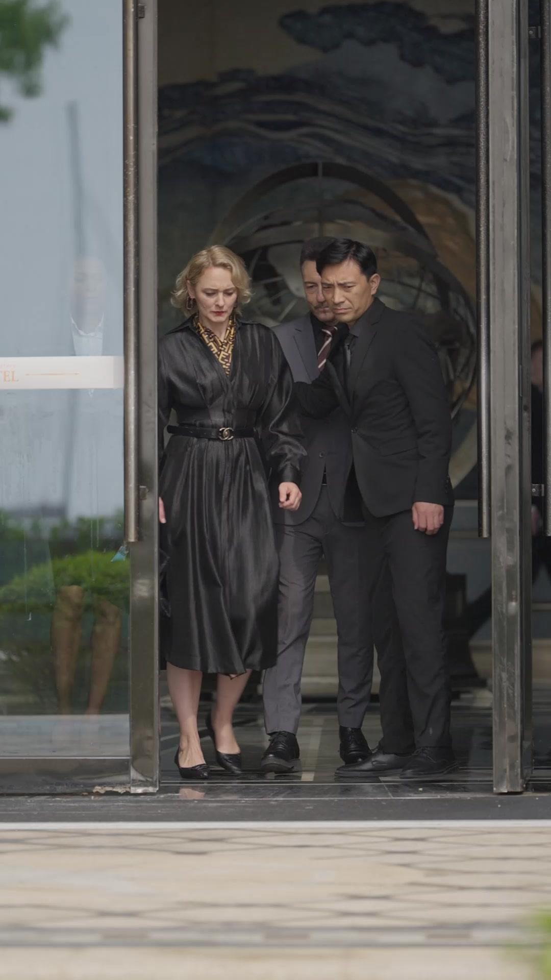 A Vingança da Esposa: A Queda do Traidor