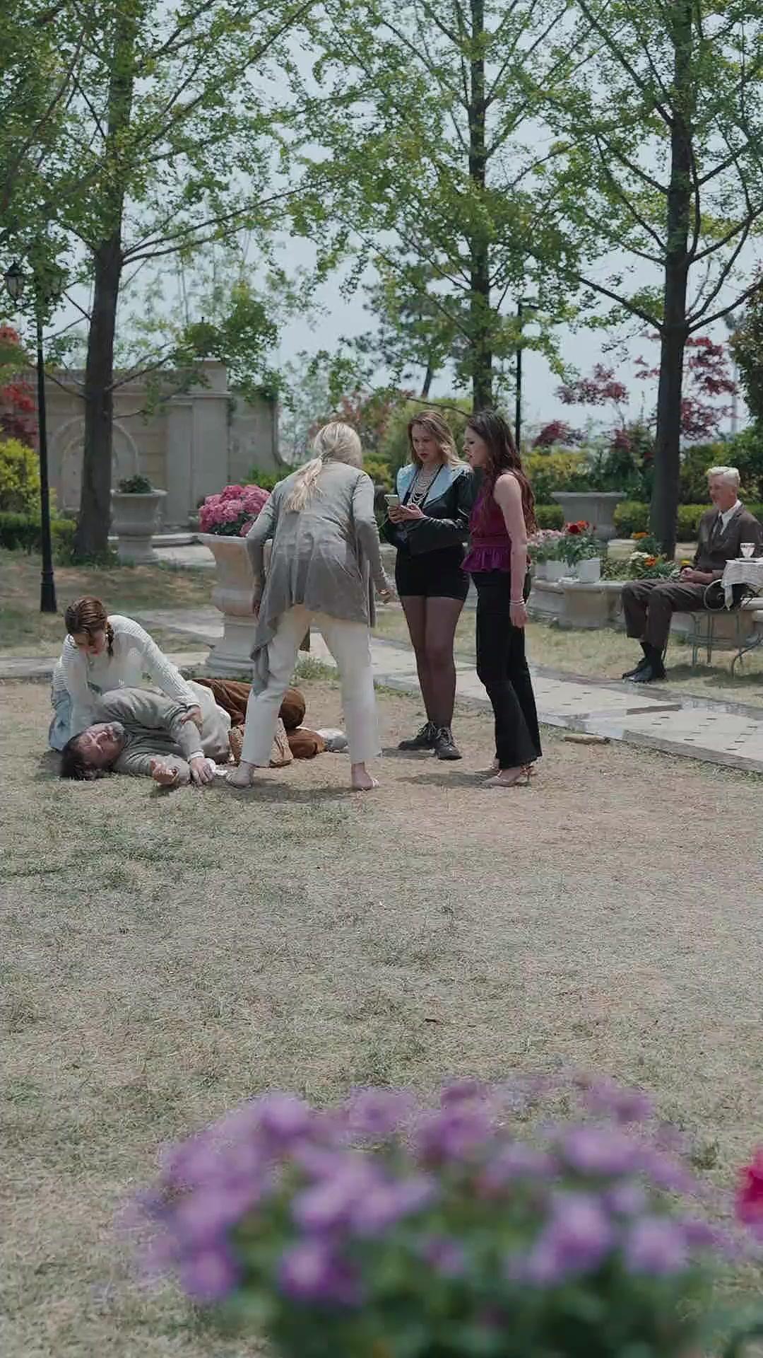 (Dublajlı) Zenginlere Bulaşmayın