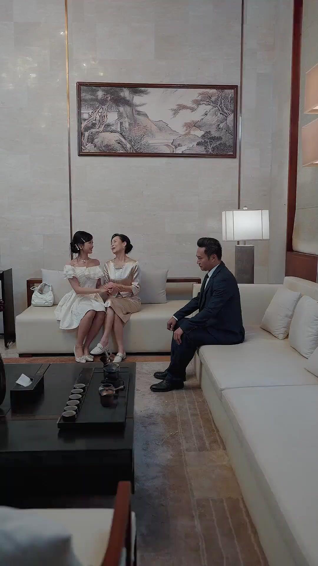 Tình Sâu Trăng Cạn