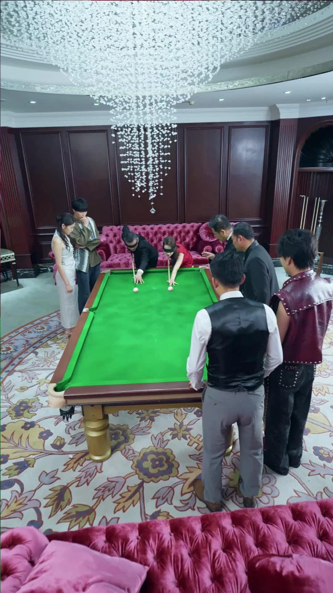 DIEU DU BILLARD : RETOUR DU MASQUE