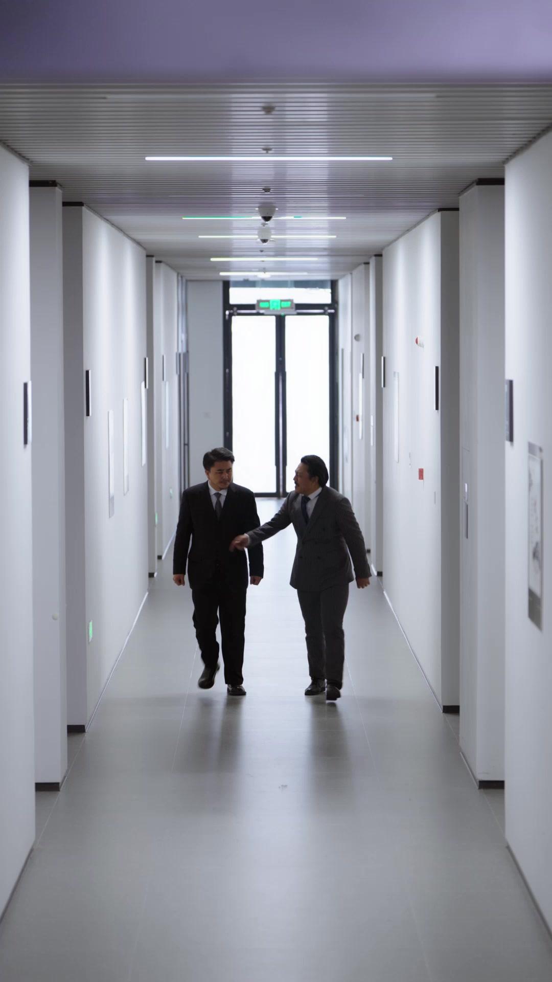 穿越寒冰擁抱你