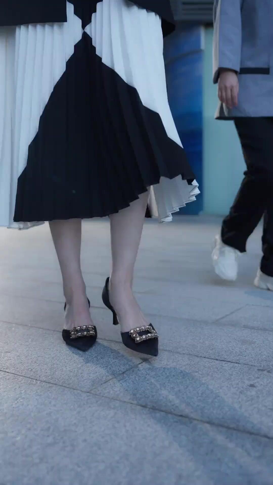 อย่ามาง้อ สายไปแล้ว