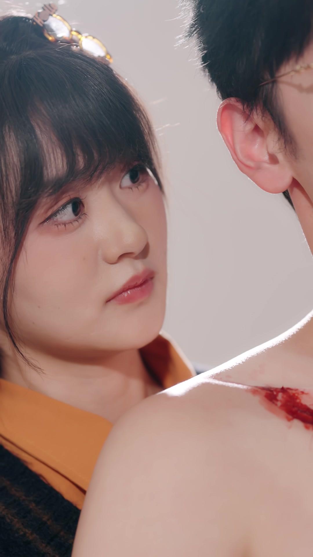 개틀링을 든 신부