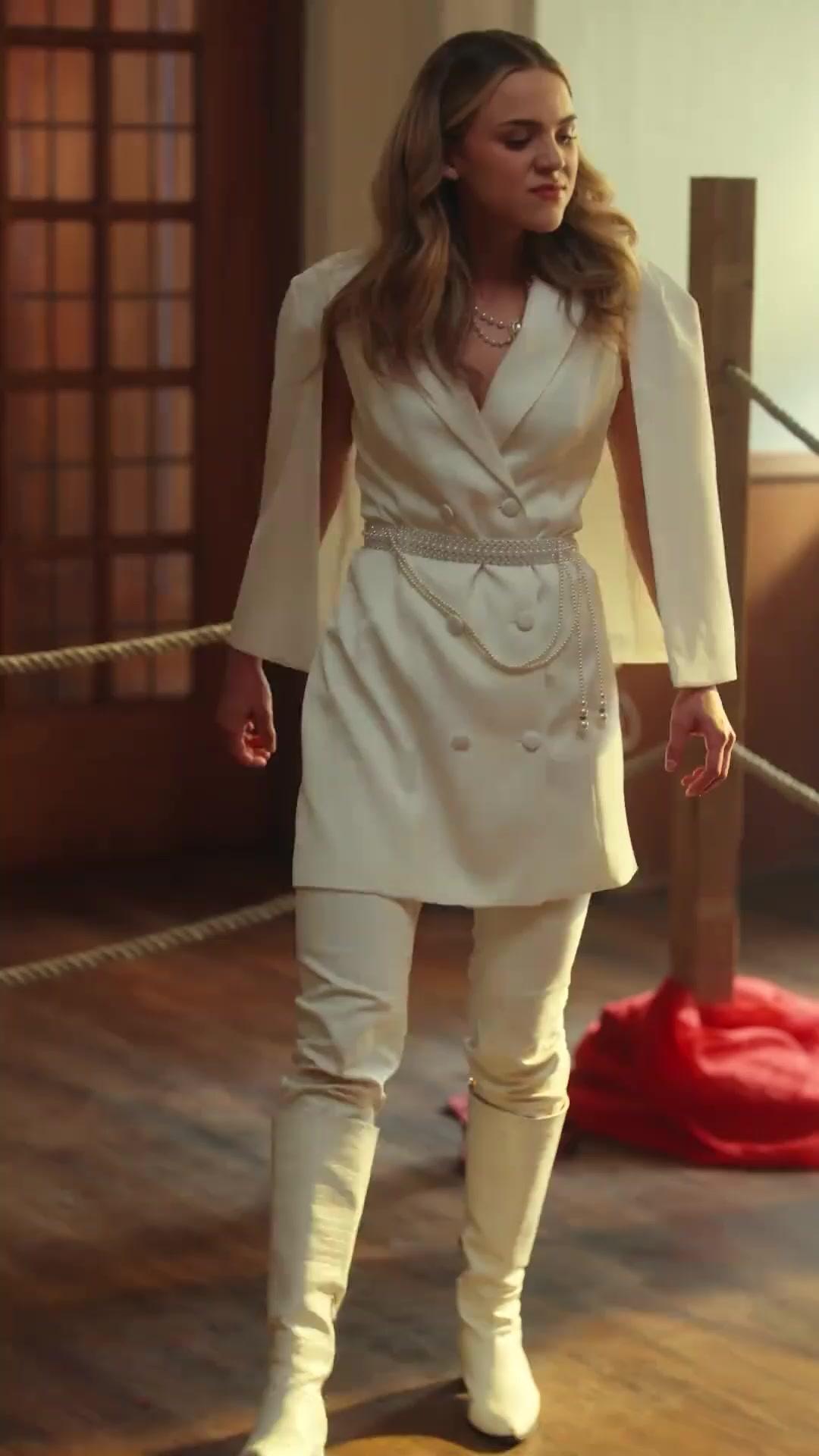 (Doblaje) La trampa de George en la coronación