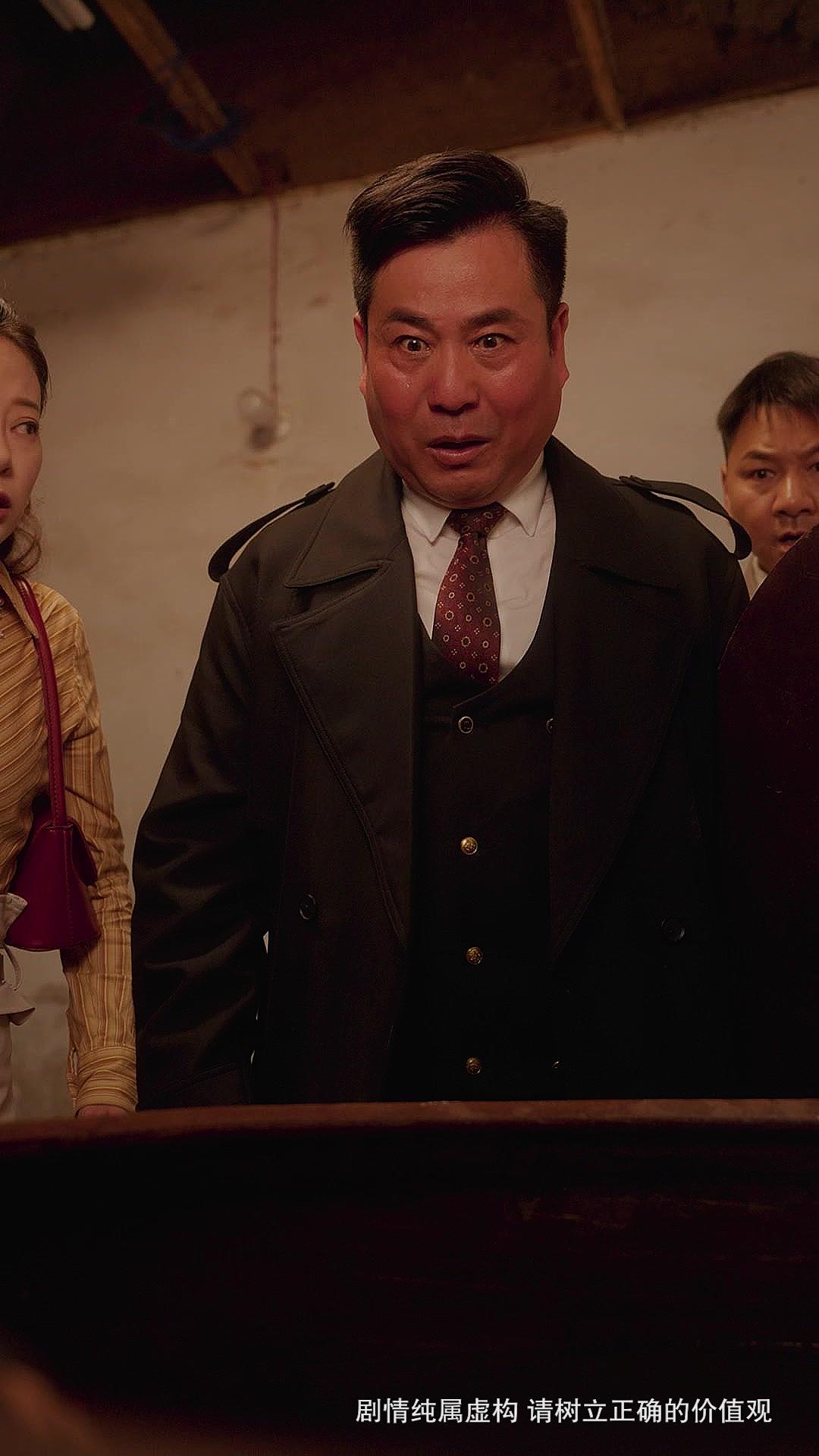 Sepanjang Dekad, Bulan Menunggu