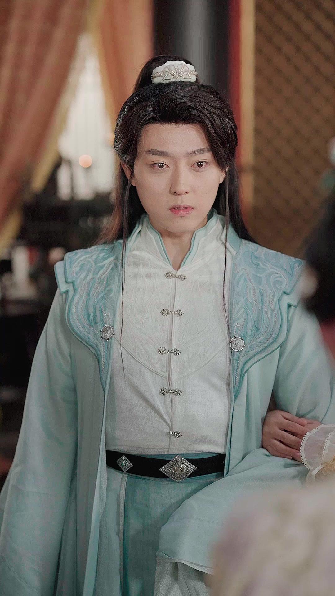 Die erste Phönix-Stickerin