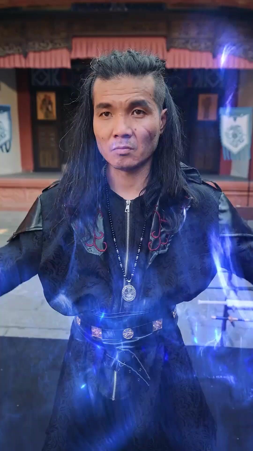 (Synchro)Der verborgene Kampfgott