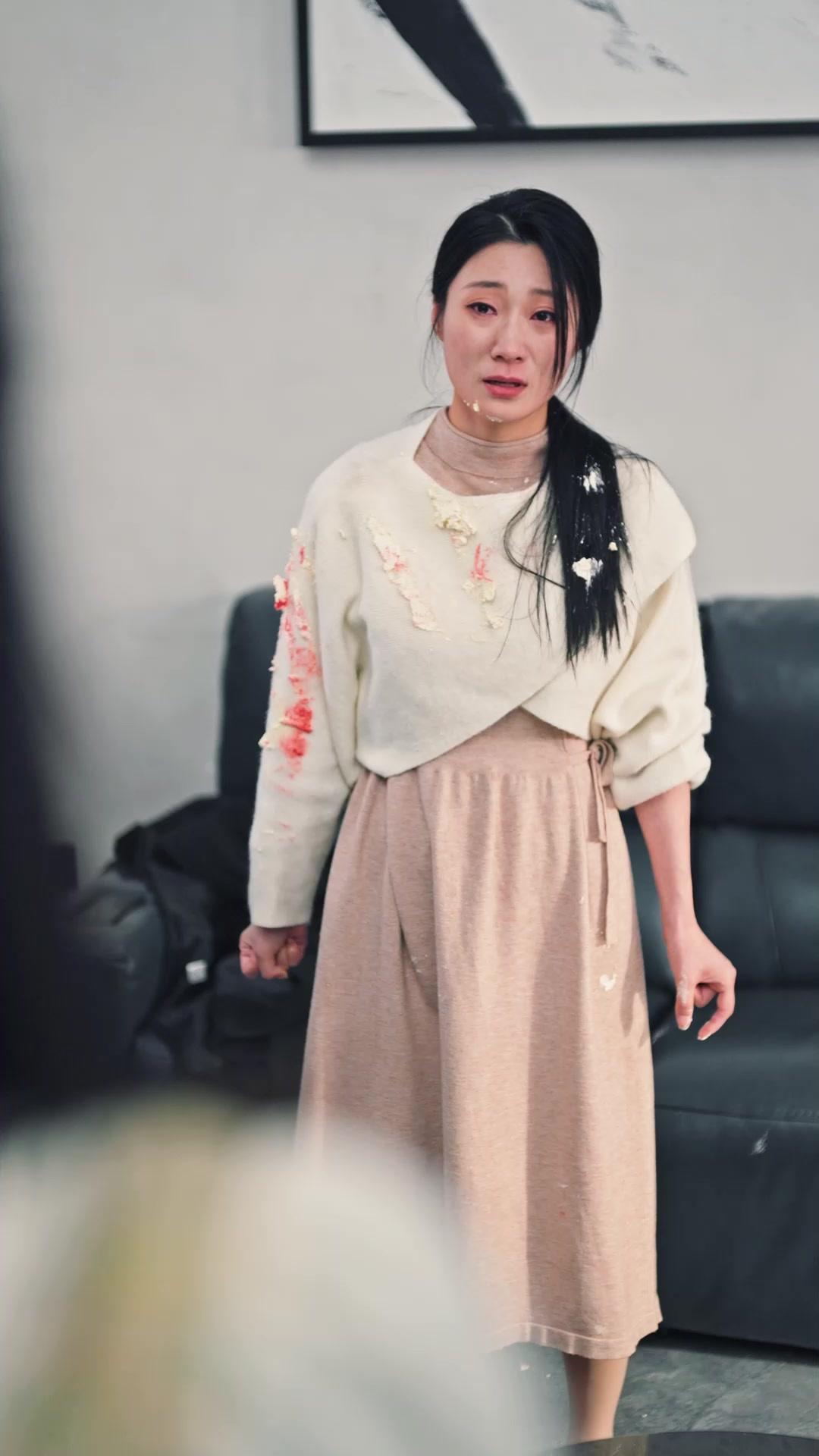 Mic in Hand, Ex on Knees