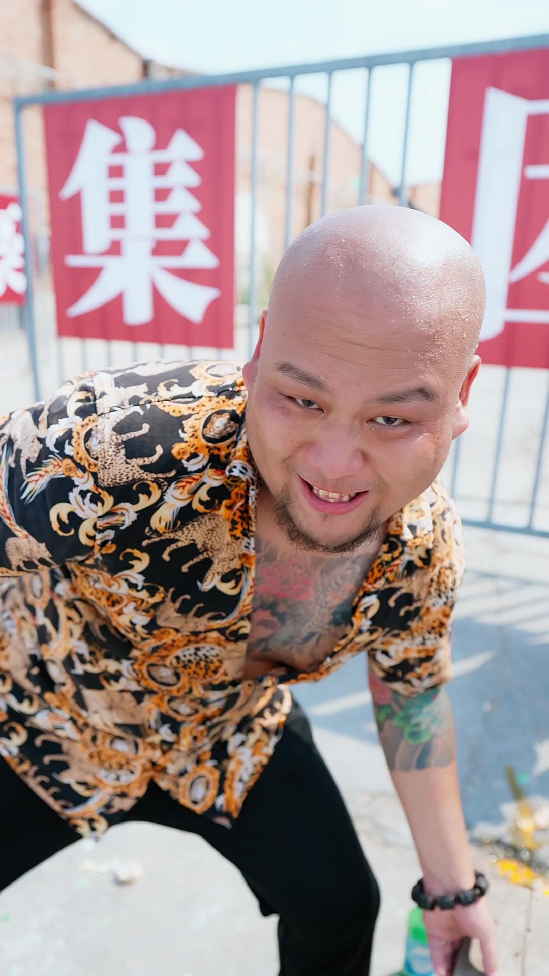 Kehidupan Ganda Seorang Satpam