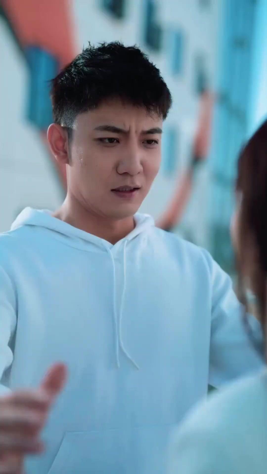 Entre Mentiras e Amor