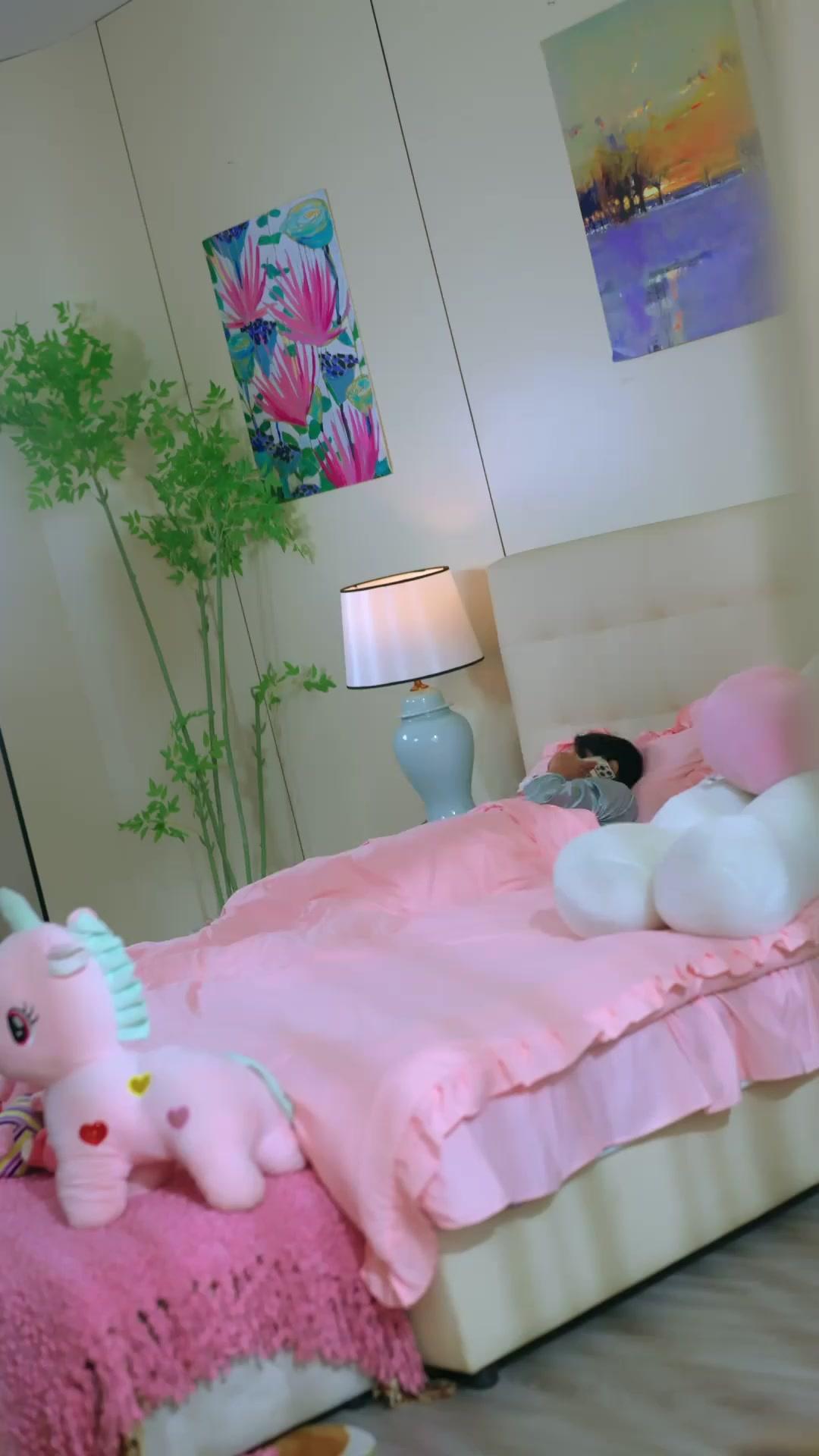 Reborn as the Rich Family's Darling