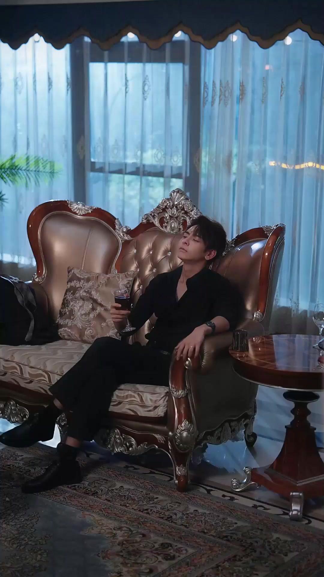 Istri Kontrak Sang CEO