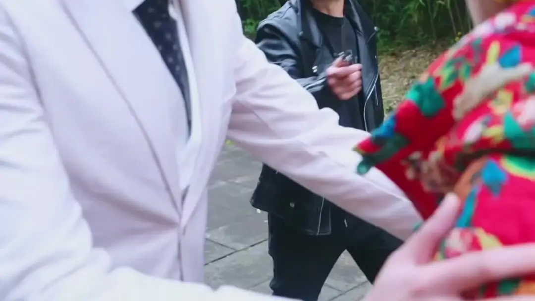 Snake Year Salvation: CEO's Bargain Bride – The Bamboo Path of Betrayal and Blood