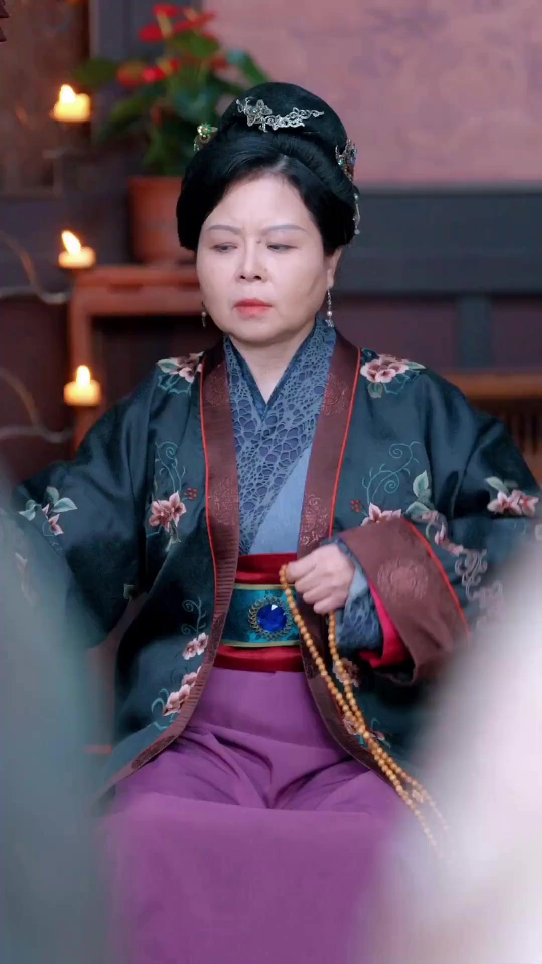 (Dublajlı) Masayı Deviren Adam