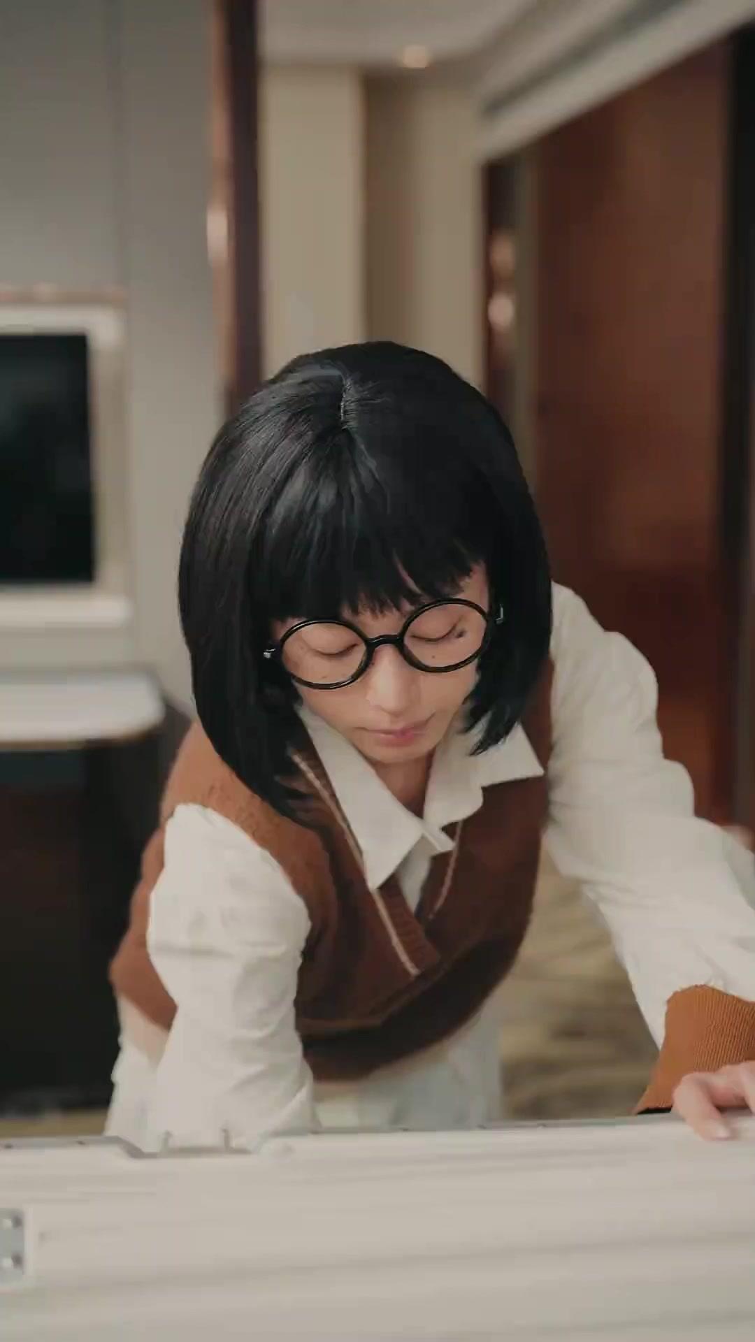 (吹き替え) 仮面を外した日、私は頂点へ