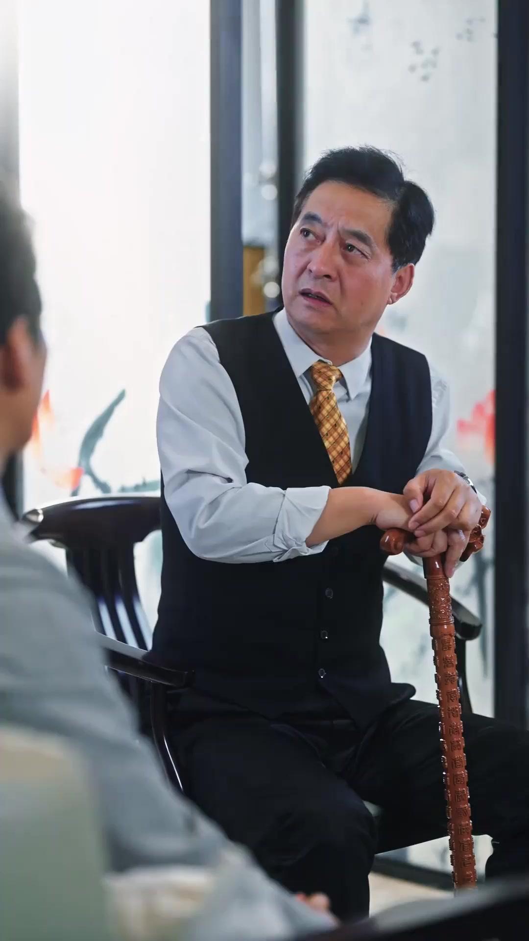 Sang Penyanyi Dibalik Topeng