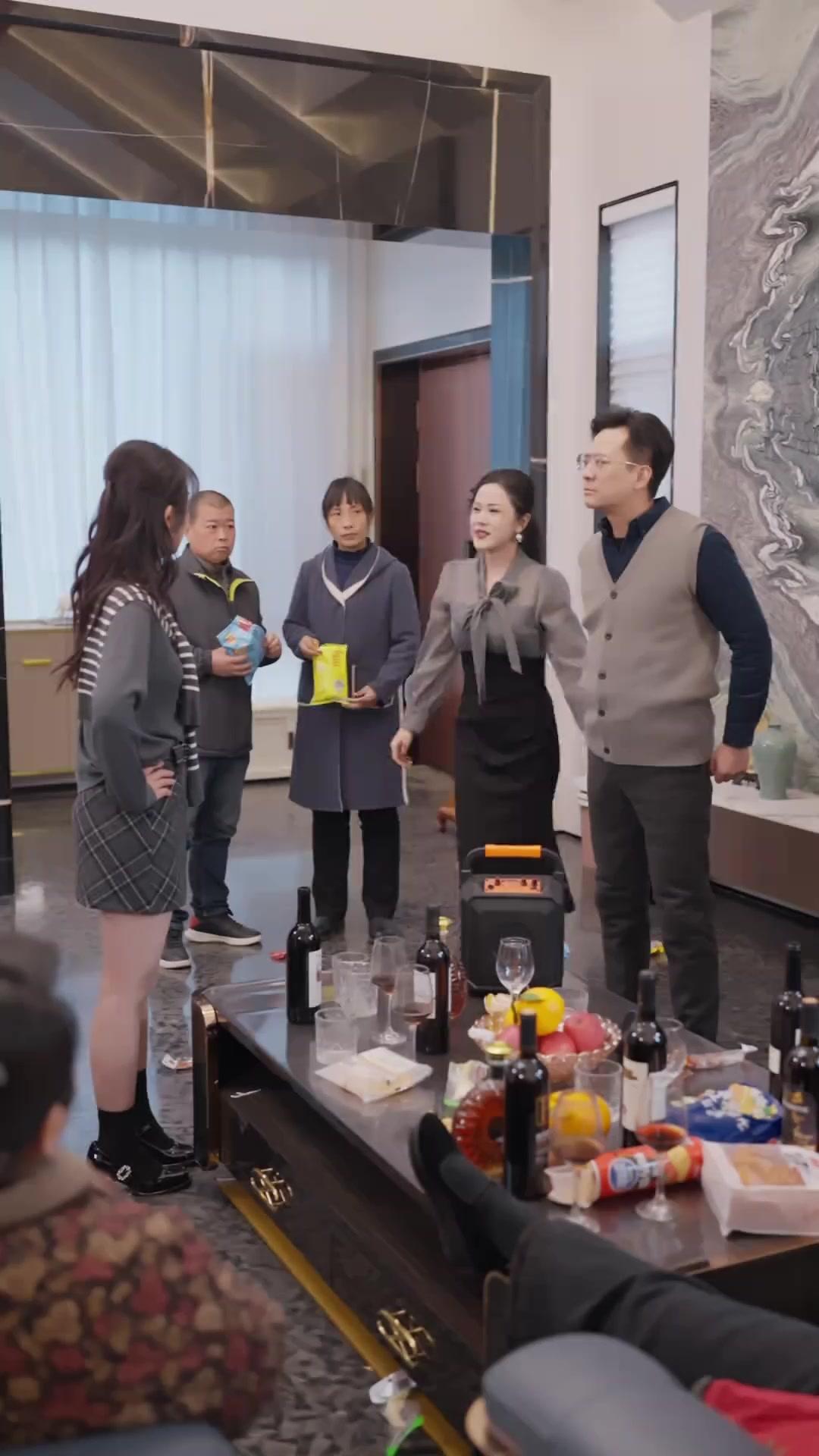 Topeng Palsu Keluarga