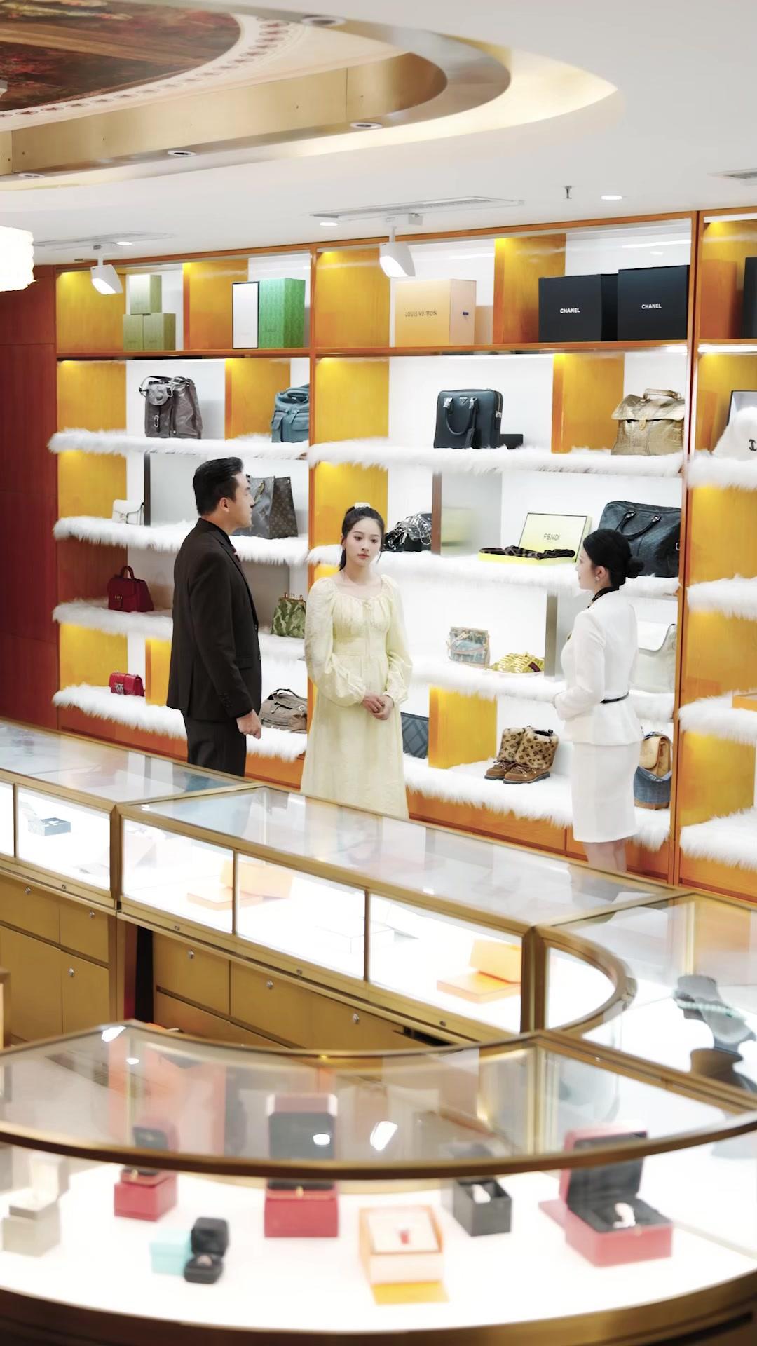 The CEO’s Rebirth: Protecting His True Heir