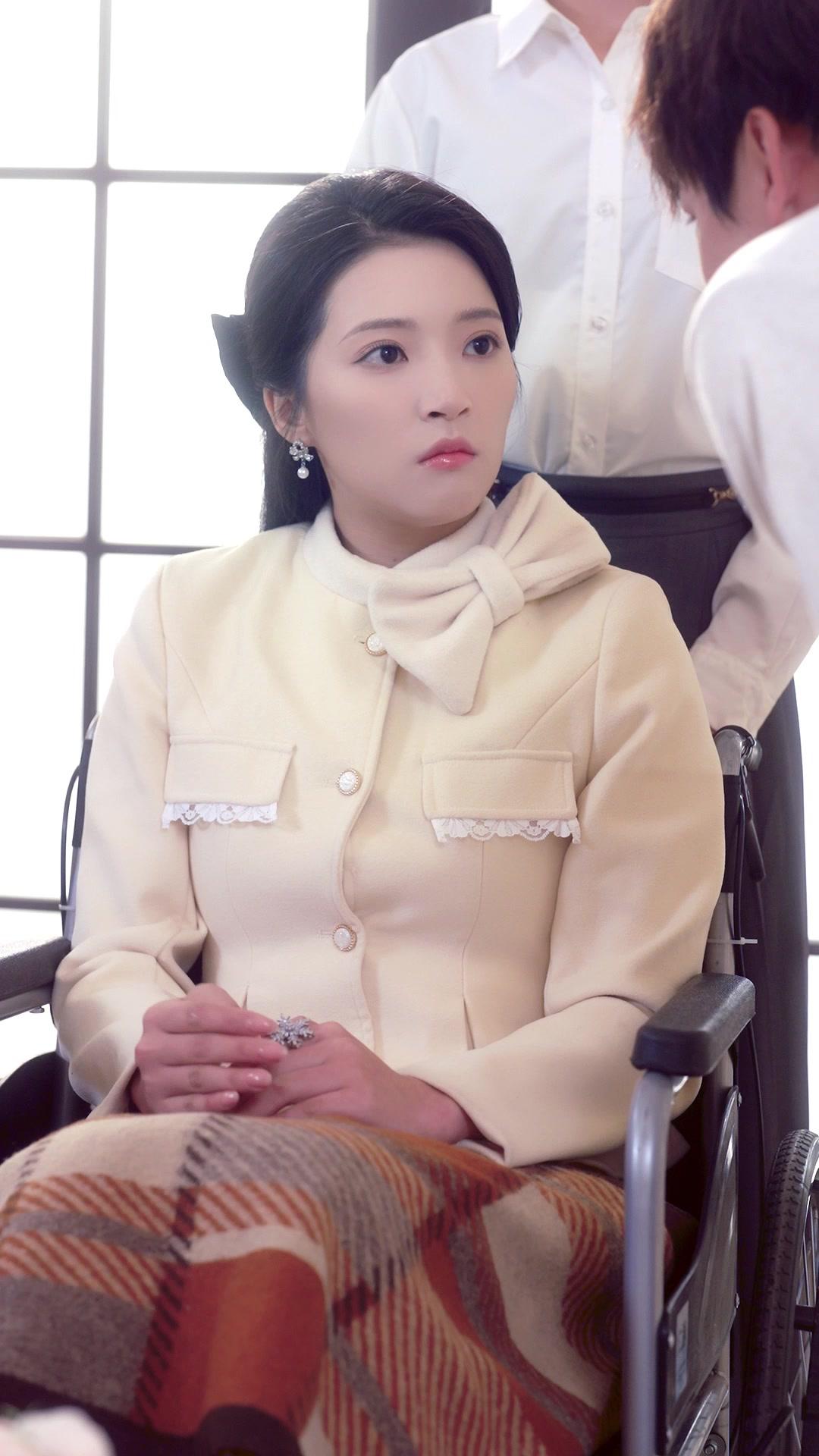 Fall for Me, Boss Lady!