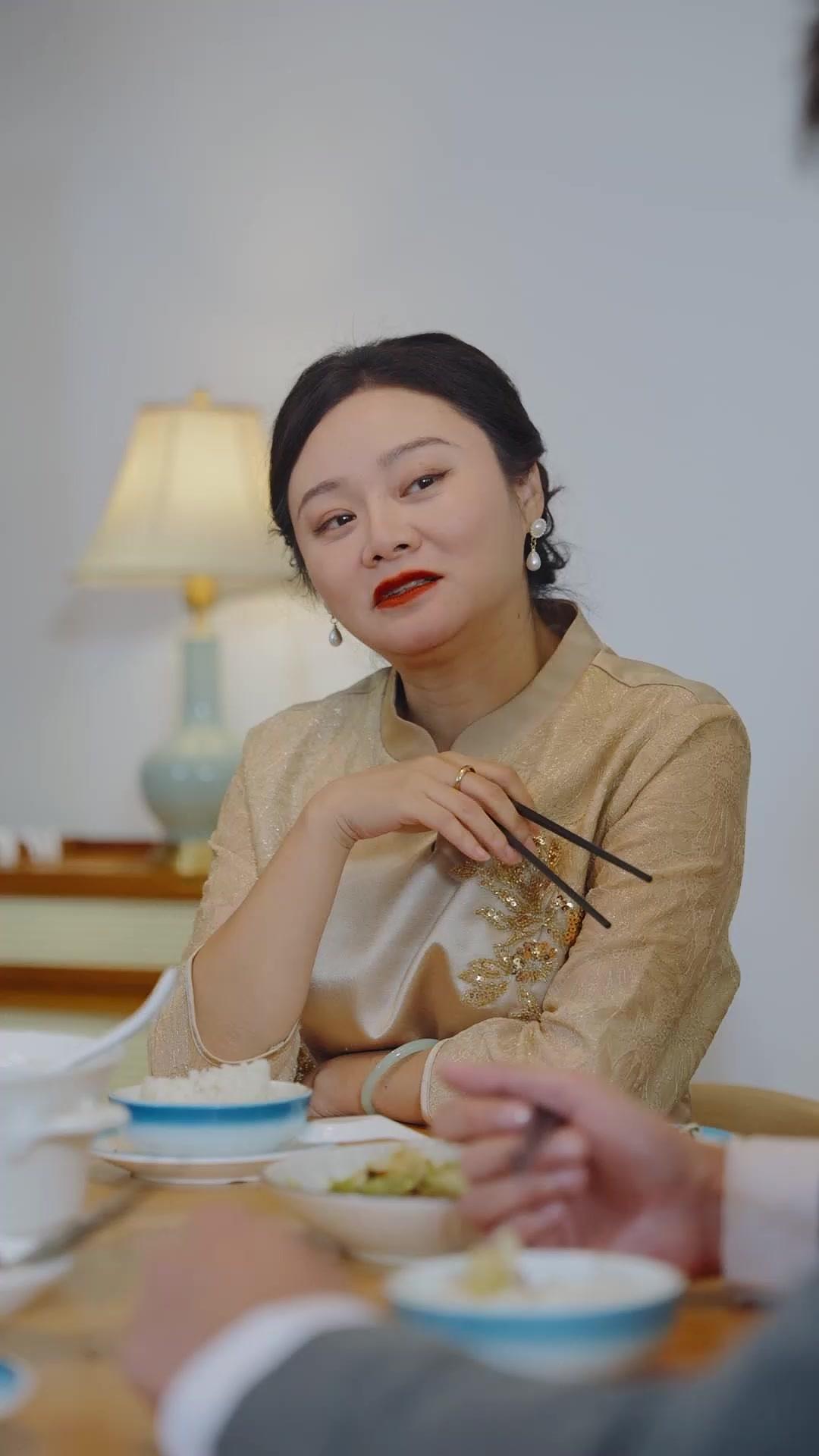 On My Wedding Day, Mom DIED!