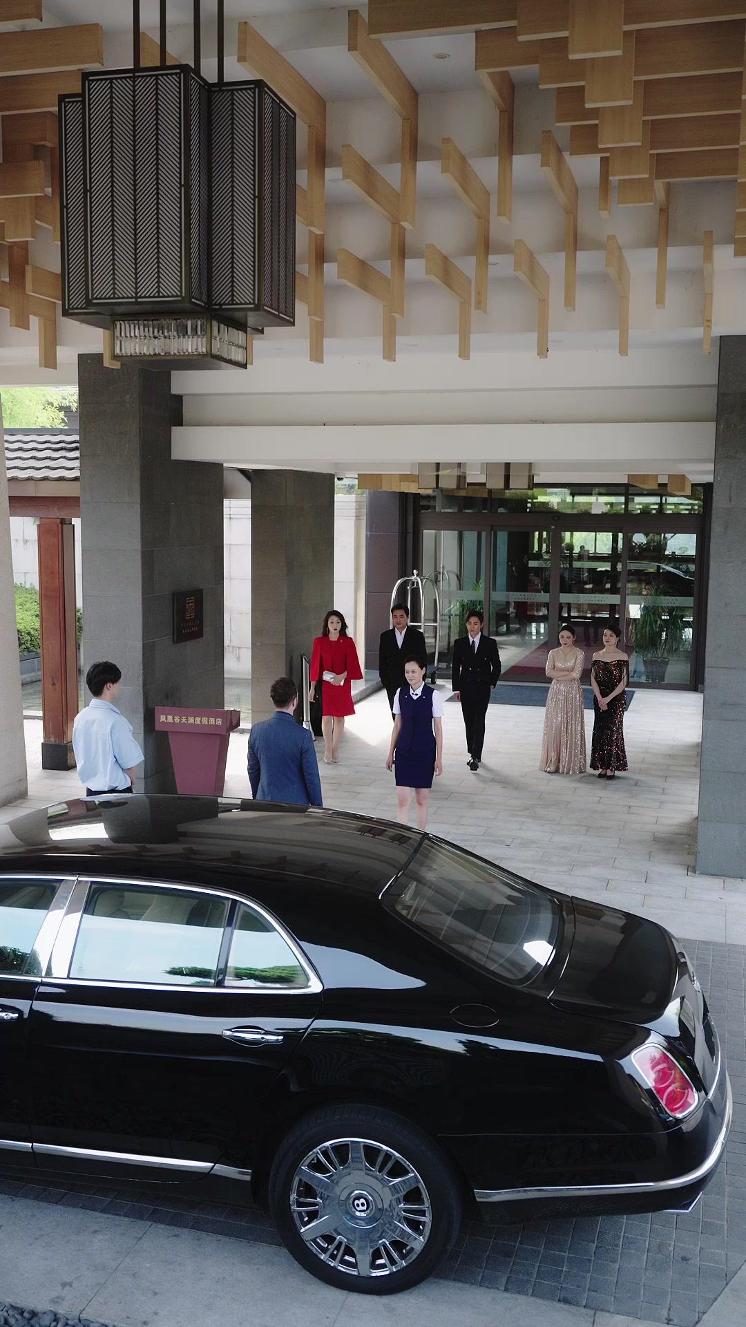 MAMAN MÉNAGÈRE : SON RETOUR FOU